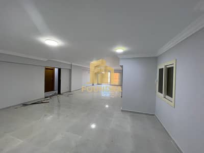 شقة ٣٠٧ للايجار في سموحة