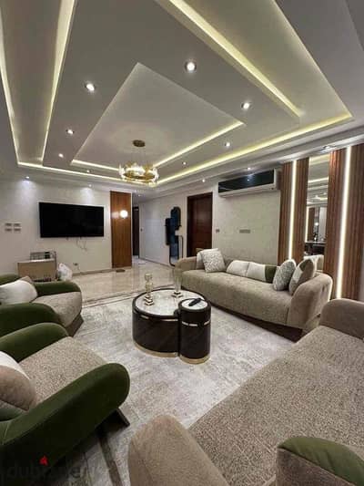 Furnished apartment for daily or monthly rent in Sheikh Zayed next to all malls