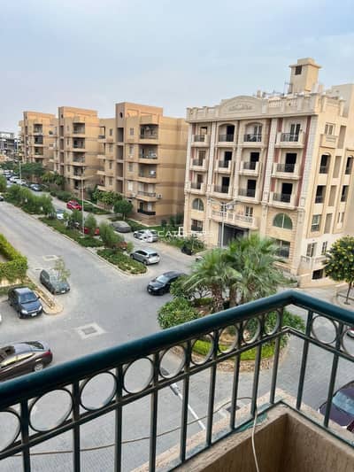 Duplex for sale, immediate delivery, in Al Ashrafia Compound, First Settlement, next to Waterway on 90th Street, installments available.