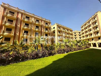 Receive your duplex immediately in a residential compound in the heart of New Cairo's Fifth Settlement. Premium location next to Rehab City and Future