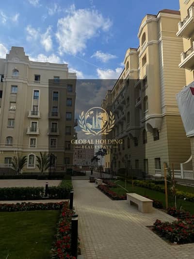 شقة للبيع بحري استلام فوري متشطبة  بقسط يصل لـ 12 سنة متشطبة في العاصمة New Garden City .