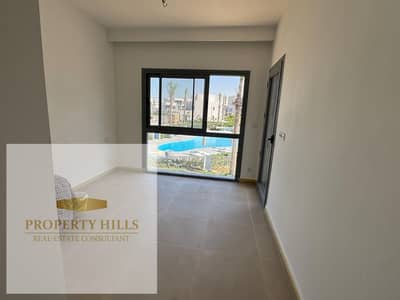 اس فيلا 220 م متشطبه بالكامل فيو دايركت علي ليك ولاند سكيب اميز لوكيشن في الكمبوند prime location in the compound