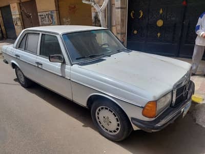 مرسيدس بنز 200 1979