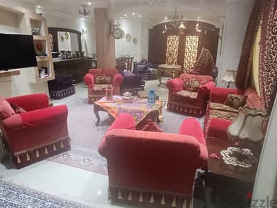 ٢ أنتريه بالترابيزات و ٢ صالون و ترابيزة و كنصول مدخل