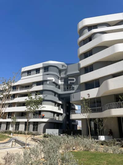 Apartment for sale, immediate delivery, open view, old price, prime location within Bloomfields compound by Tatweer Misr.