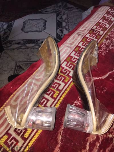 حذاء فرح شفاف