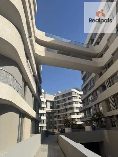 APARTMENT (( 2 BEDROOMS )) FOR SALE IN BLOOMFIELDS ( WITH PARKING ) DP : 3,100,000