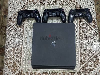 جهاز بلايستيشن 4 استعمال خفيف