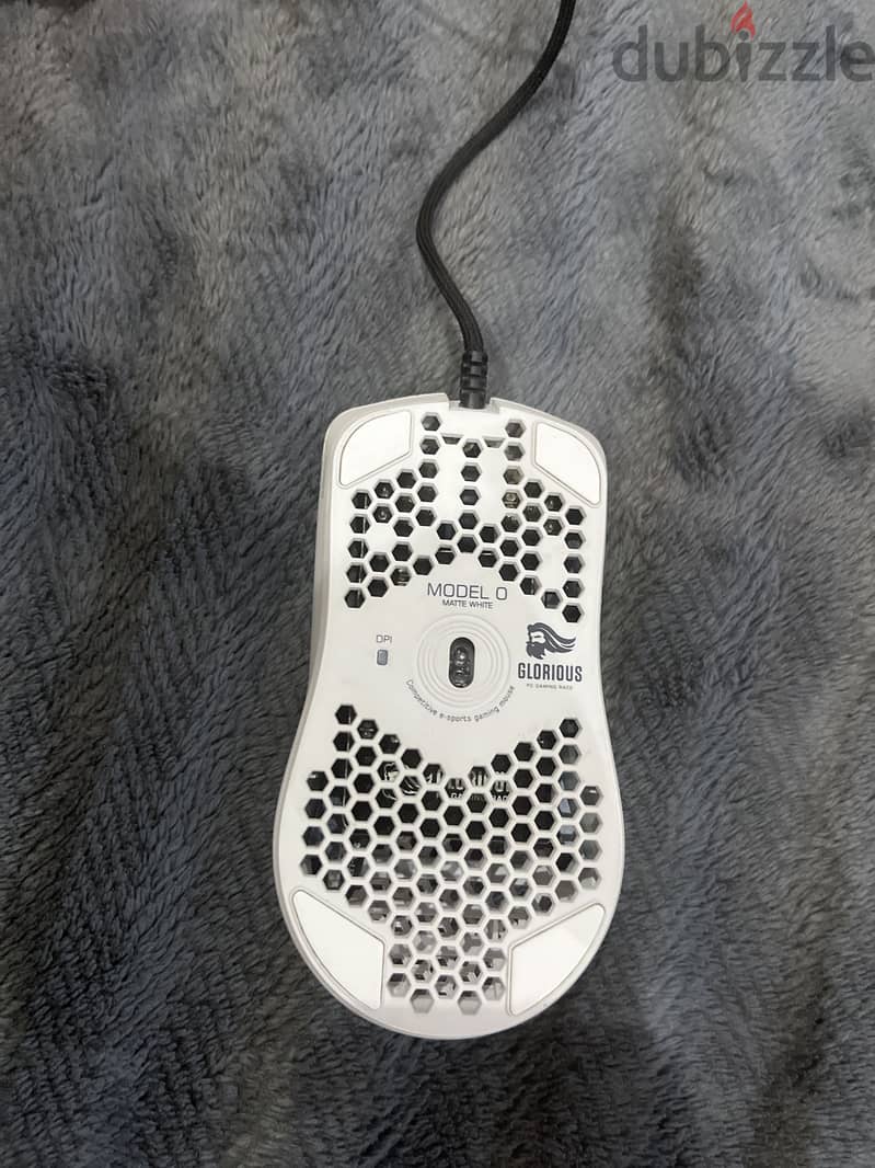 Glorious mouse ( Like New ) 2