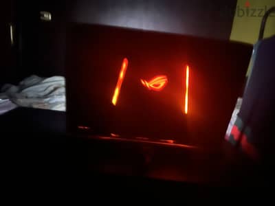 كرت شاشة gtx 1080 بس ديسك توب مش موبيل  وشاحن 350 واط منASUs g701 vik