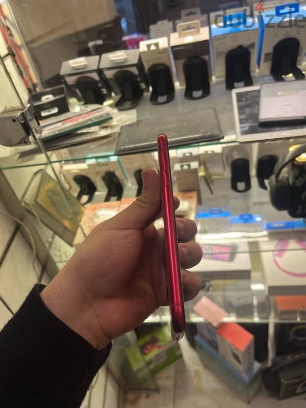 iPhone 11 3