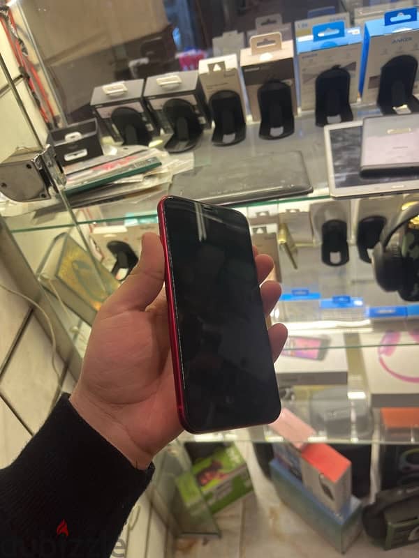 iPhone 11 4
