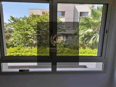 باقل سعر فيلا للبيع استلام فوري في كمبوند كريك تاون في التجمع الاول امام الرحاب بالقرب من المطار