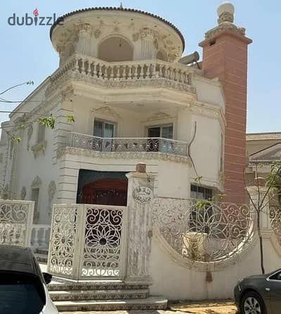 Luxury Villa for Sale in New Cairo – 1200 sqm | Pool | Prime Location Facing Police Academy