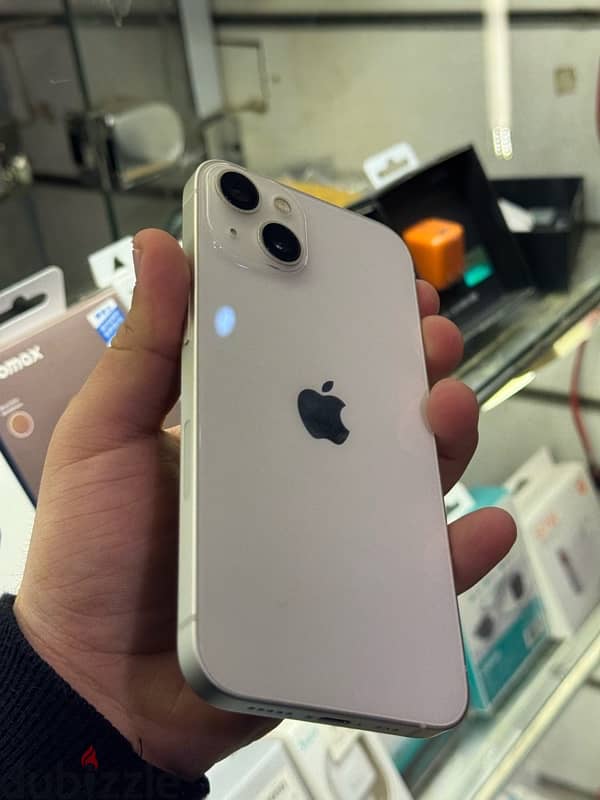 iPhone 13 4