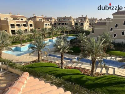 توين هاوس للبيع | El Patio Prime الشروق | نصف تشطيب | روف | موقع مميز