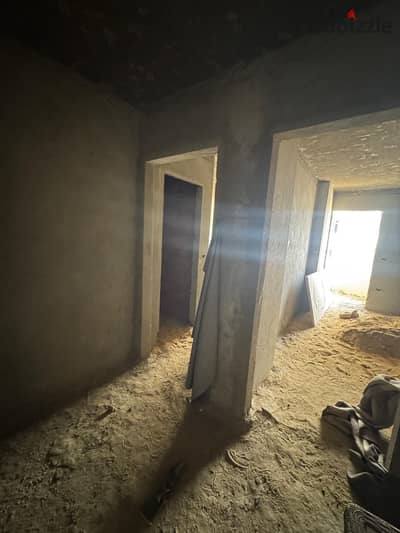 For sale an apartment 220m in Al-Ma'raj, the tenth neighborhood, semi-finishing with plaster and frames, distinctive location For sale an apartment 220m in Al-Ma'raj, the tenth neighborhood, semi-finishing with plaster and frames, distinctive location