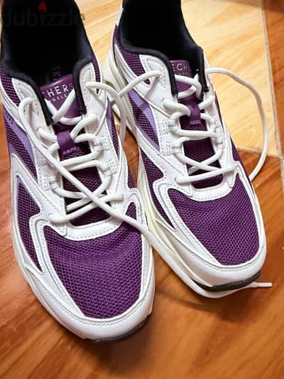 Skechers