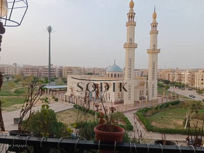 امتلك شقه 175 متر تالت بلكونهفيوو جاردن  فى  العبور الحى التاسع اللترا سوبر لوكس البيع بالمطبخ