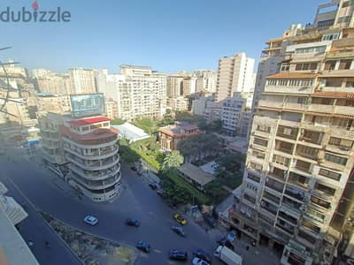 شقة برشدى تطل بالكامل على شارع ابو قير  ١٨٠م ريسبشن ٤قطع ٣ غرف