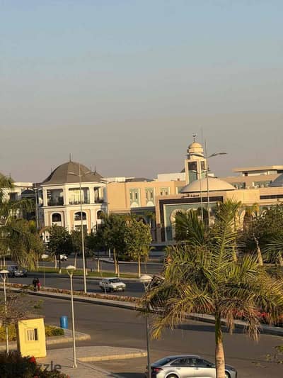 Apartment for sale in Madinaty B10 the area 200 meters, 4 rooms for sale, immediate delivery, with meters