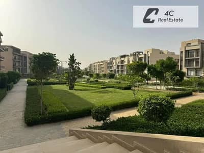 باقل سعر للايجار شقة للبيع 250م تشطيب كامل بالتكييفات فيو لاند سكيب في المراسم فيفث سكوير في الجولدن اسكوير التجمع الخامس القاهرة الجديدة