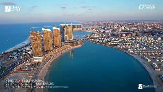 فيلا مع جاردن حصري للبيع متشطبة بالكامل وحمام سباحة خاص اول صف على البحر مباشرة في كيو باي وبالتقسيط – الساحل الشمالي اطلالة مميزة على البحر