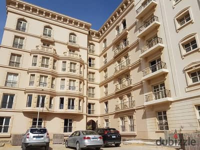 Your chance for upscale living: Apartment for sale, immediate occupancy, in a quiet, fully serviced area, ready to move in, in the heart of New Cairo'