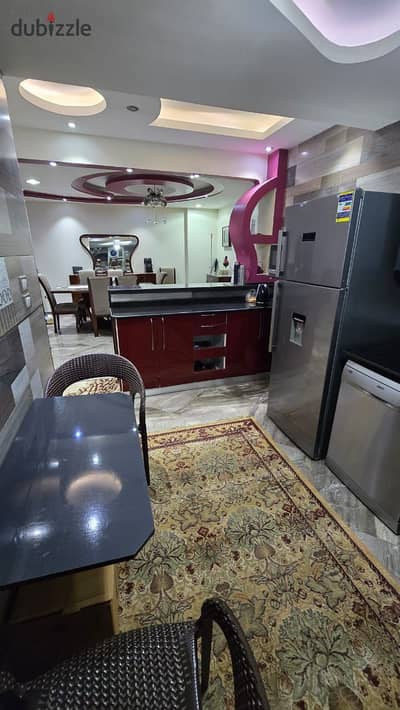 190 sqm Apartment for Sale – First Floor Front View in District 9 – 3 Bedrooms (Master) + Parking
