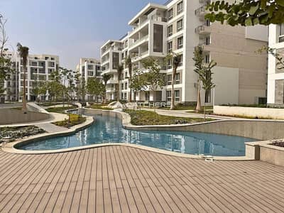 Ready-to-move-in apartment for sale in a prime location in the heart of Mostakbal City, directly on the beach.