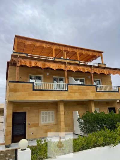 شاليه للبيع في قرية الروضة الساحل الشمالي دور أول بروف خاص 250م – 3 غرف – تشطيب فاخر – قريب من البحر بسعر مميز