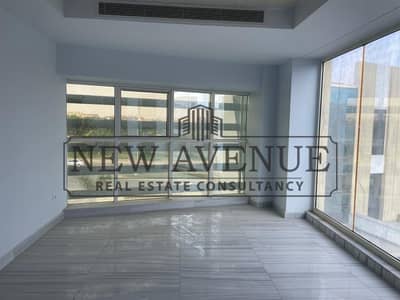 عيادة في افضل موقع في العبور تشطيب فاخر بافضل سعر O-Court Mall