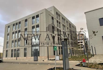 للبيع بالتقسيط مكتب  دور ارضي متأجر بعائد ربح عالي  في ديستريكت 5 التجمع الخامس District 5