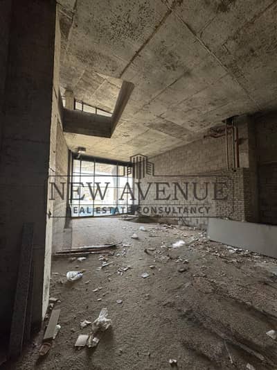 Prime retail for rent in golden Square