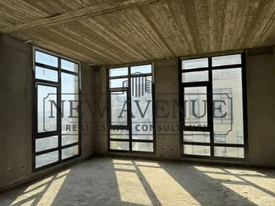 مكتب كورنر ديستريكت 5  افضل سعر للايجار في التجمع الخامس District 5