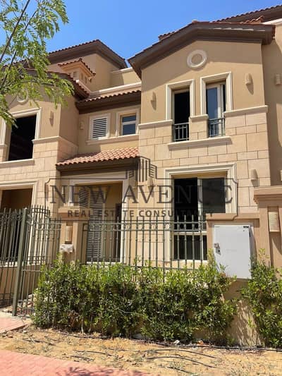 اقل سعر تاون هاوس للبيع فى لافيستا سيتى لافيستا التجمع الخاماسLa vista city La vista New Cairoفى موقع متميز فيومفتوح على حمام السباحة بحرى استلام فورى