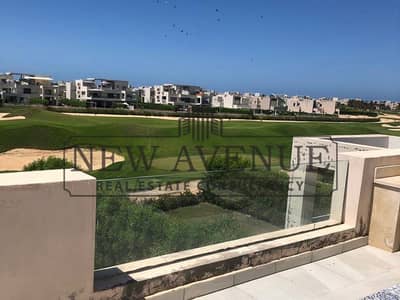 شاليه سنيور مع روف للبيع فى هاسيندا باي بالم هيلز Hacienda bay Palm Hills  فيو جولف تشطيب كامل استلام فوري