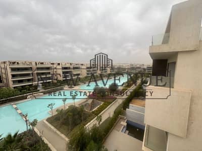 بنتهاوس تشطيب كامل بالتكيفات وباركنج سيارات استلام فورى  فى ليك فيو ريزيدنس lake view residence