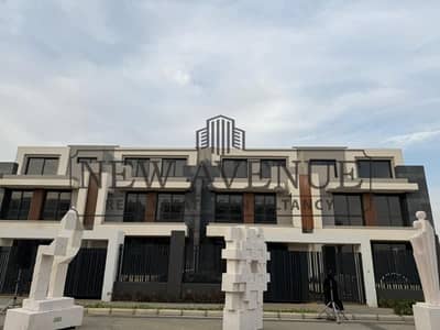 توين هاوس فى موقع مميز للبيع فى باتيو تاون