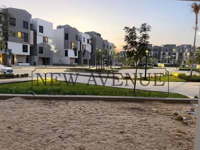 للبيع تاون هاوس ميدل بحرى إستلام فورى في سوديك ايست القاهرة الجديدة - Sodic East New Cairo