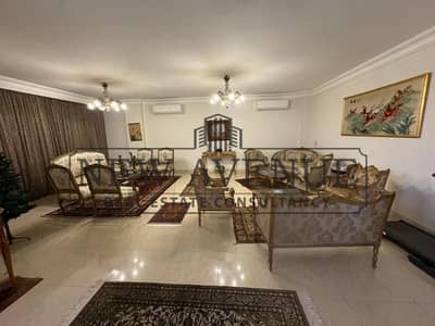 فيلا جاهزة للسكن تشطيب كامل بحمام سباحه في موقع متميز في جنوب الأكاديمية بالقاهرة الجديدة  ganoub el academya