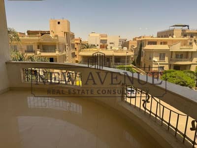 villa fully finished prime location with private pool ready to move  in ganoub el academya new cairo