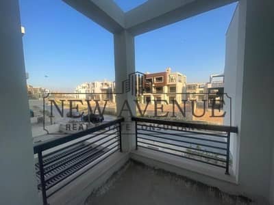 توين هاوسtwin house  للبيع استلام فوري 4 غرف نوم في نيو جيز ة new giza مرحلة kingsrange