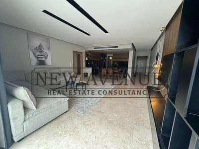 شقة مفروشة بالكامل  - بالتكييفات - تشطيب فاخر بموقع متميز يطل على البحيرة في ليك فيو -  Lakeview Residence