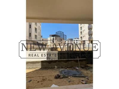 شقة فاخرة في الطابق الأرضي مع حديقة خاصة واسعة  القطامية كريكس  القاهرة الجديدة Katameya Creeks New Cairo