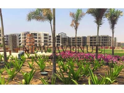 شقة في كلوب سايد تطل على وجهتين بقسط شهري ٥٠ الف جنيه فقط و تطل على بحيرة  taj city