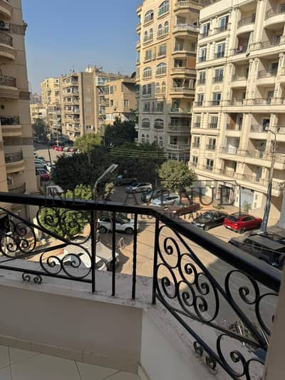 استلام فوري موقع مميز- مبنى جديد - تشطيب كامل وتشكمل المطبخ وغرفة ملابس - دور متكرر - شقة للبيع في مصر الجديدة - ميدان المحكمة