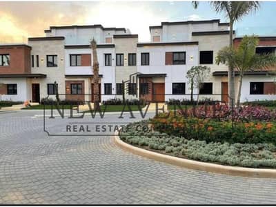 بأقل مقدم واقل توتال  تاون هاوس كورنرtownhouse corner للبيع  استلام فوري في أزار ٢