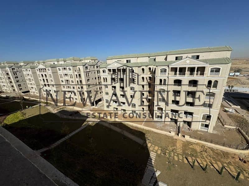 Corner Penthouse Overlooking Landscape 0 Corner Penthouse Overlooking Landscape 0