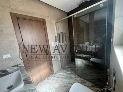 Penthouse for sale in West Golf, fully finished, first use, 4 bedrooms, 4 bathrooms roof 225m with jacuzzi